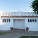 Agradable Villa Con Piscina