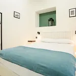 Monkeys Apartments Cervantes