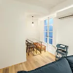 Decorated And Renovated- 2Bd 2Bth- Center