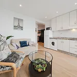 Modern & Stylish Apartment - Old Town