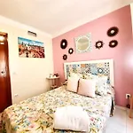 Budget And Cute Rooms With Balcony Sevilla Center