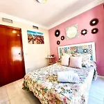 Budget And Cute Rooms With Balcony Sevilla Center