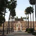 San Luis Downtown & Pool Apartment