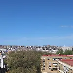 Acogedor Piso Con Balcon