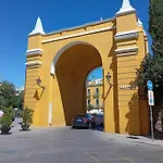 Macarena Gardens