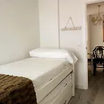 Casa Castilla. Triana.Perfecta Familias Y Parejas!