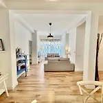 Acogedor Apt 6Pax 3Bdr 2Bth - Cozyhomesevilla5