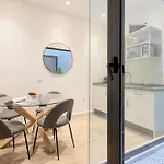 Santa Ana 18 Suite Apartments