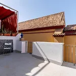House Sevillana Parking