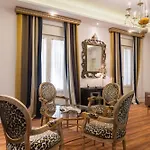 Centro Luxe 3 Rooms