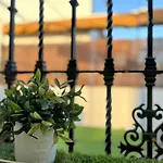 Plaza Espana Family House