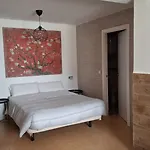 Llama Sevilla Apartamentos