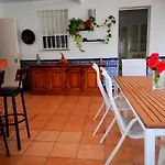 Chalet Con Jardin, Piscina Privada Y Parking