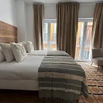MAGNO Lineros Apartments