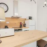 New! Stunning Modern 2Br Apt Next To Feria