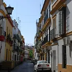 Triana bridge Apartment