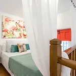 Mint Urban Suites Cozy Apartment