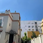 10 Bdr Chalet; Maria Luisa Park