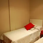 Céntrico Nuevo Dos Baños Parking