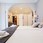 La Plazuela De Santa Cruz
