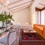 Oriental Apartment Gardens Views 2 Pax
