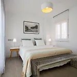 Triana Deluxe Skyview