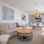 Triana Deluxe Skyview