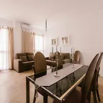 Alameda Amor Suite by Valcambre