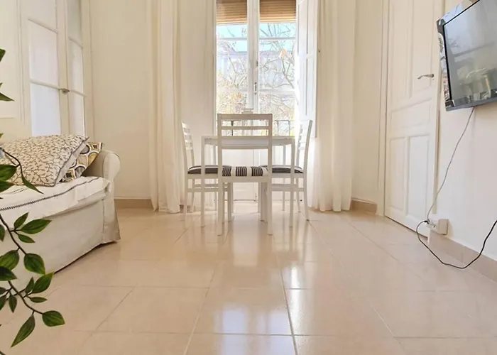 Apartamento suite San Roque. Street Lecha Marzo.