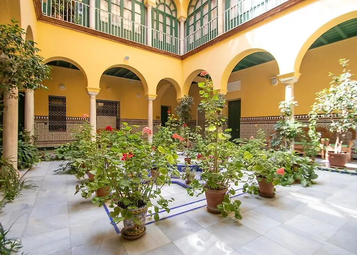 Apartamento tranquilo y con encanto en Palacio Sevillano, junto Catedral A Acond y WIFI