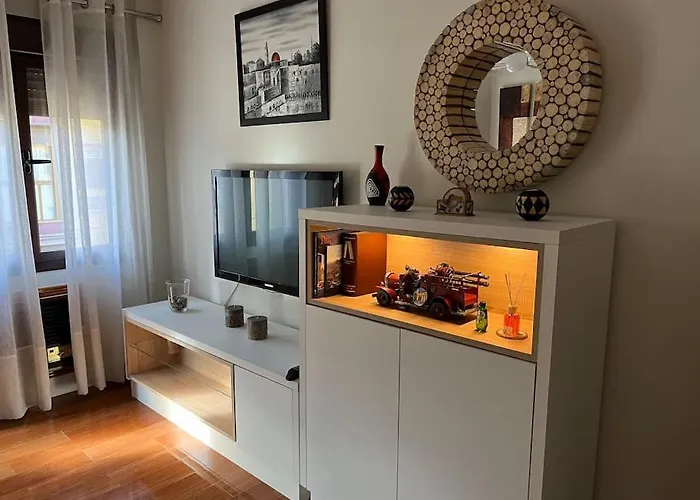 Apartamento En Luis Montoto, Nervion. Centrico