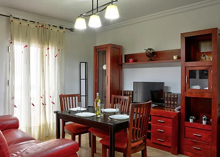 CheckINN - Apartamento de 3 dormitorios en Triana