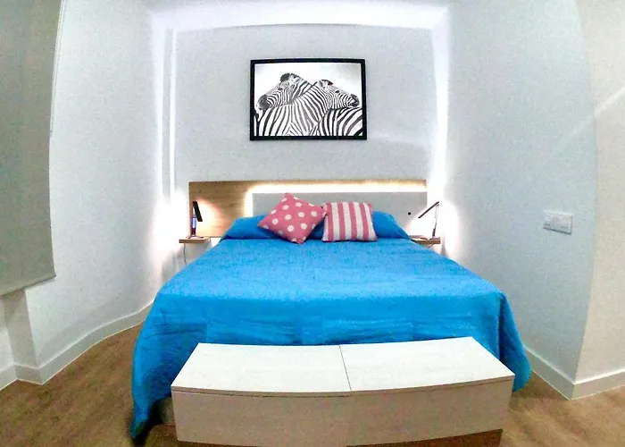 Deluxe Triana Center