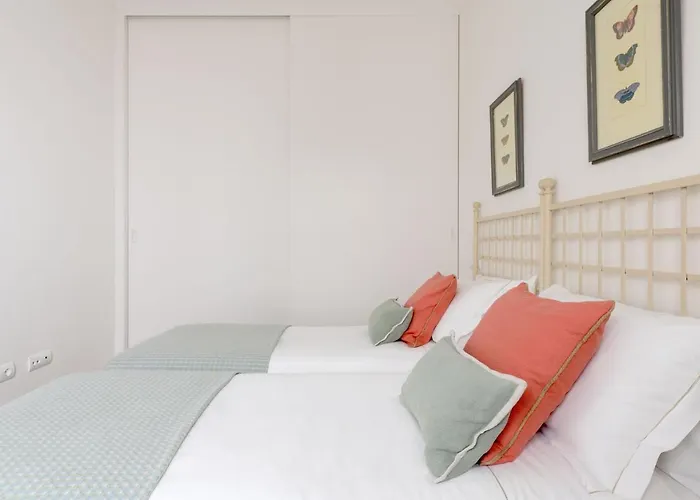Plaza Nueva 2 Bedrooms & 2 Bathrooms
