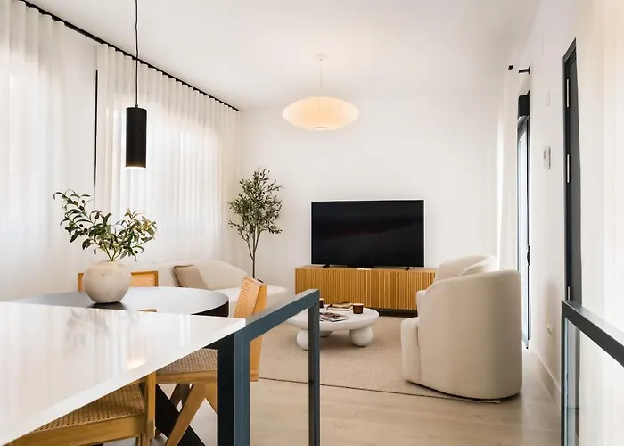 Stylish Designer Duplex-3Beds 2Baths-Puerta Carmona Centro