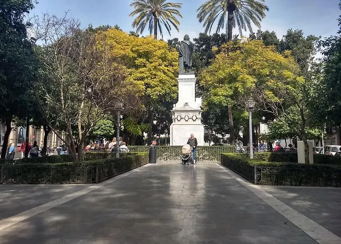 Downtown Plaza Del Museo