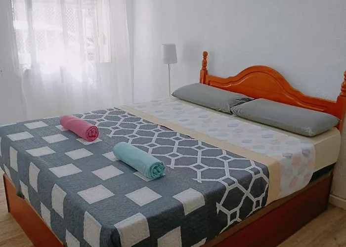 8 Mins Walk To Train Station Low Cost Youth Hostel