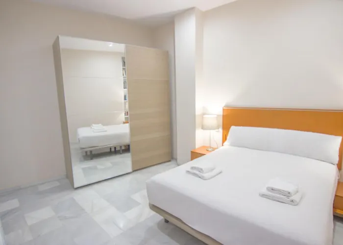 RentalSevilla Apartamento en Barrio Santa Cruz con Parking