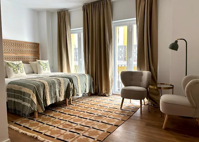 MAGNO Lineros Apartments
