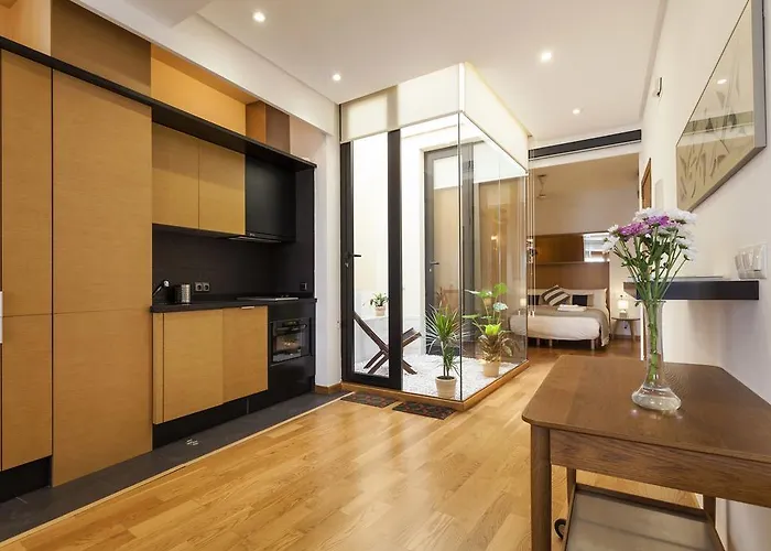 Artist\'S Charming Design - Space Maison Apartments