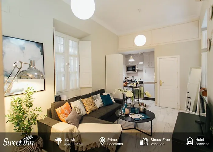 Comfortable Duplex- 1Bd 2Bth- Dean Miranda
