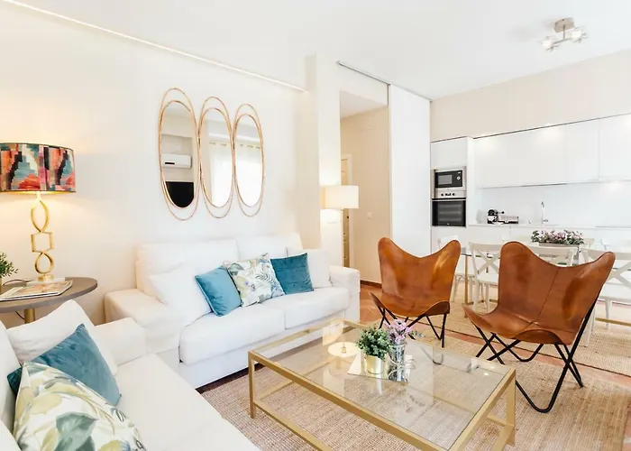Stylish And Wide- 3Bdr 3Bth- Los Remedios