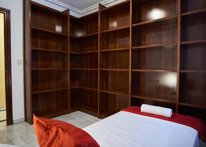 Amplio Apartamento En Casco Historico