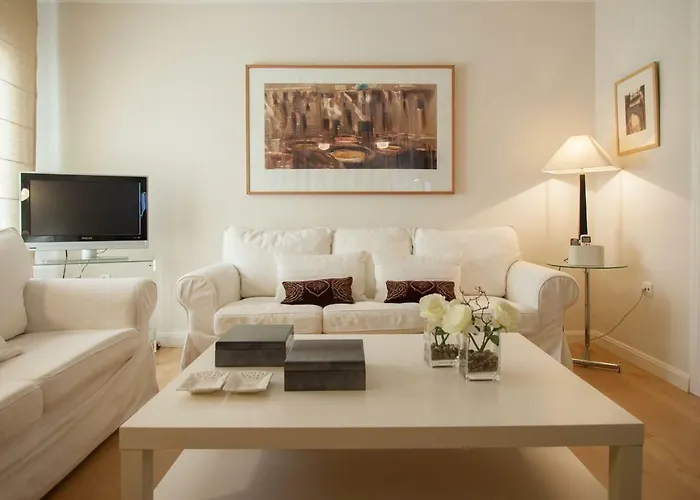 Medina Apartment And Parking Historical Center
