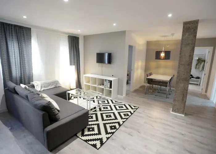 Brand New Charming Apartment Next To The River