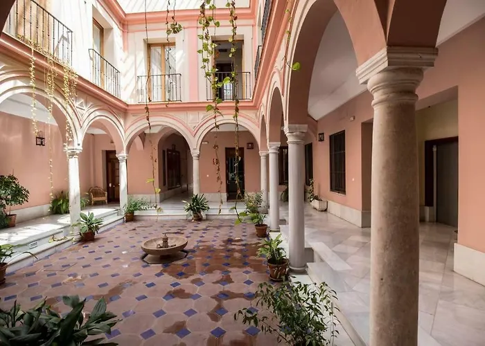 Goyeneta Central Deluxe Palace