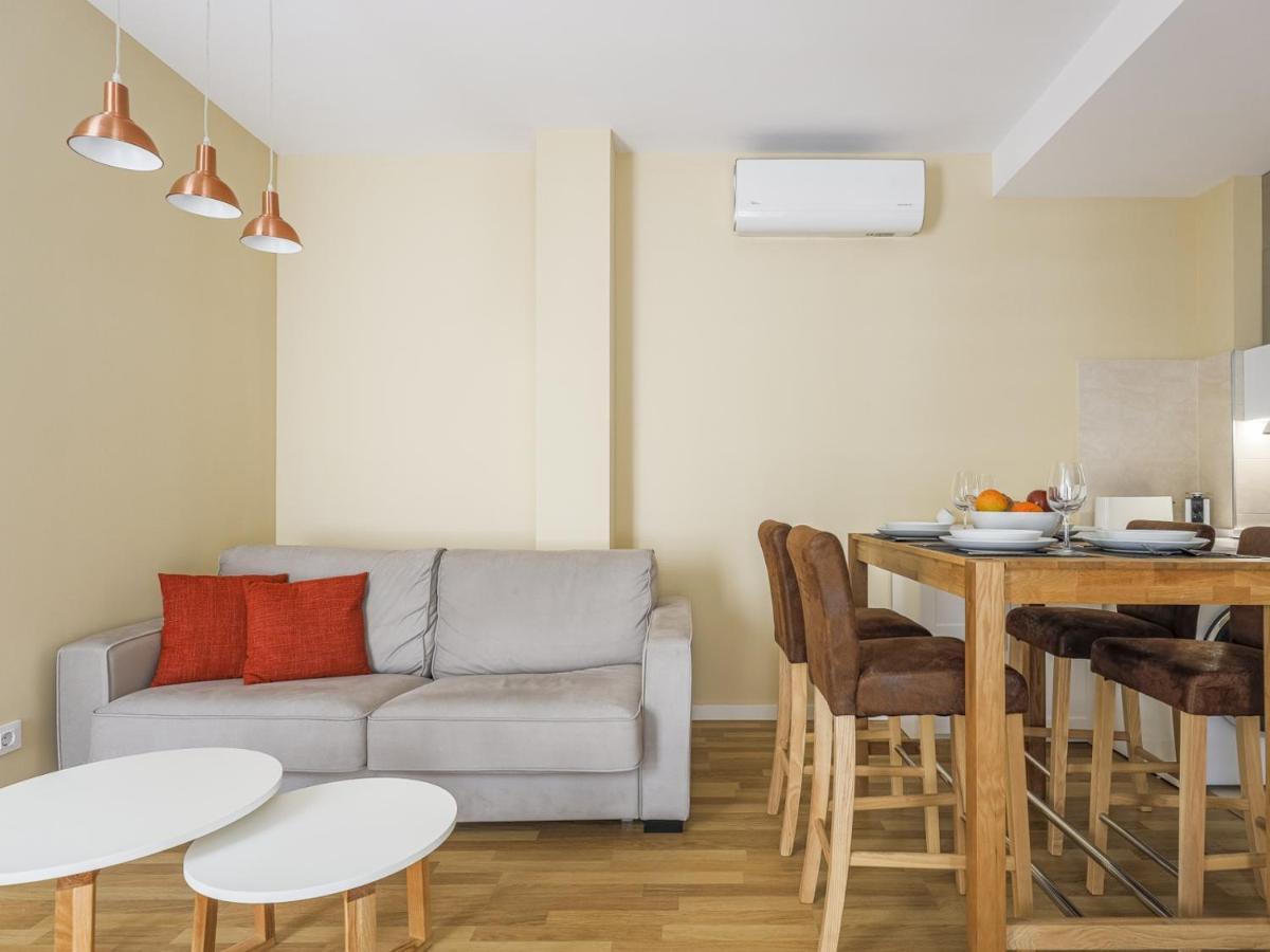 1 Plaza San Julian Centro Apartment *