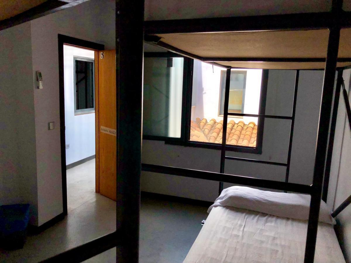 Traveller Box Hostal