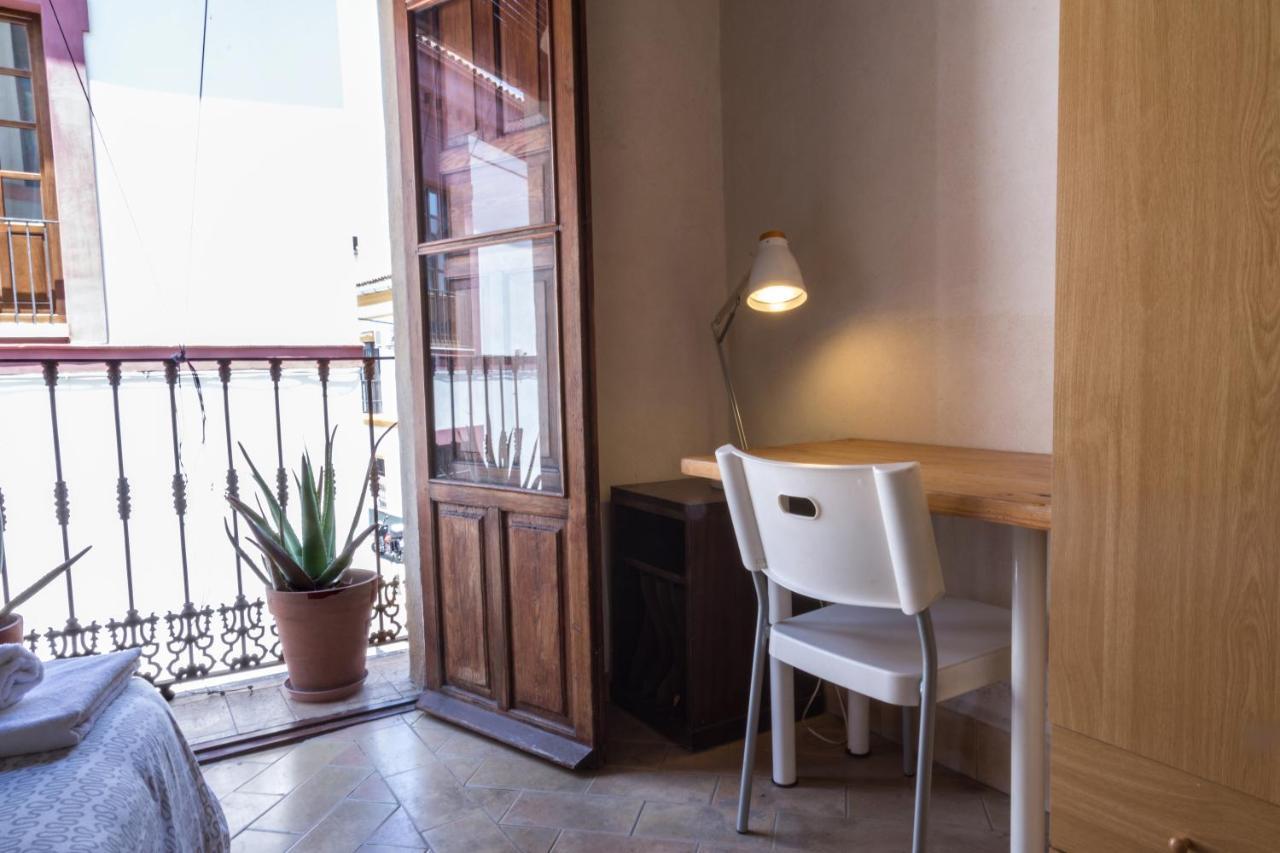 Alameda Hostal *