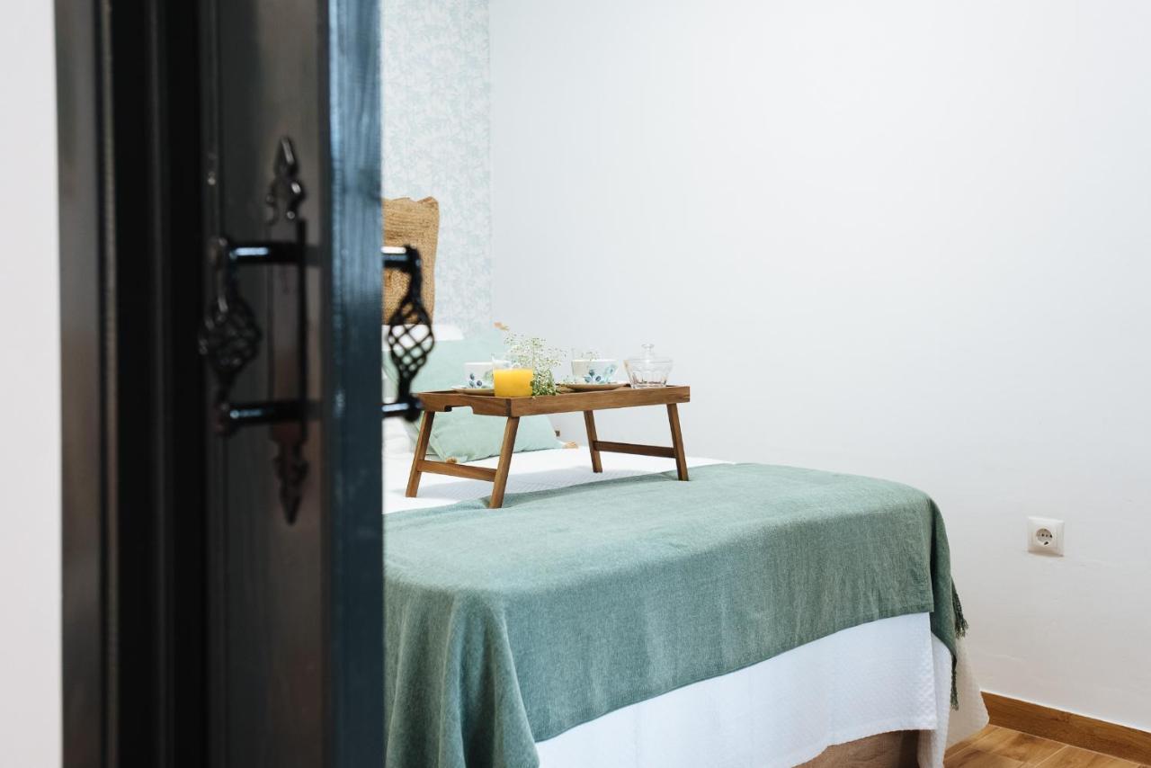 Apartamento Aitana's Retreat With Charming Garden Sevilla